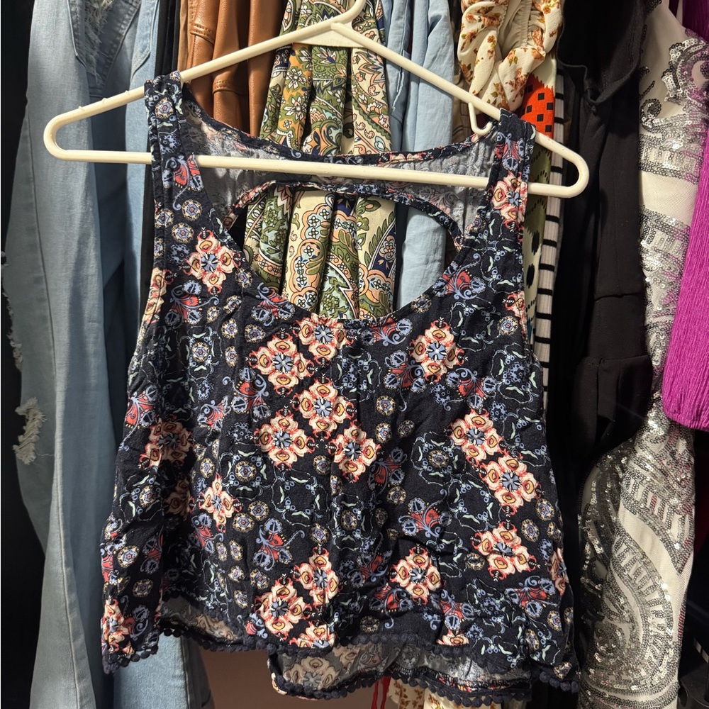 Floral Sleeveless Top - cut out back